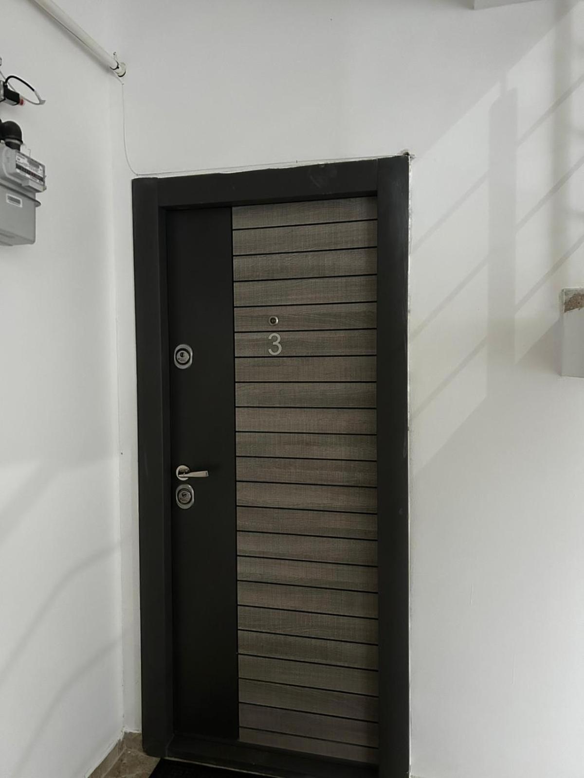 K&K Apartements Крайова Екстериор снимка